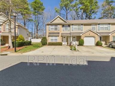 Main picture of 427 Revolution Ln