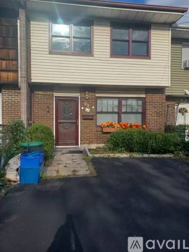 Main picture of 50 Kennedy Dr