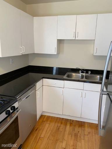 Main picture of 851 W Wellington Ave