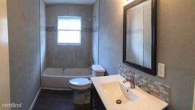 Main picture of 1527 Hillside Dr