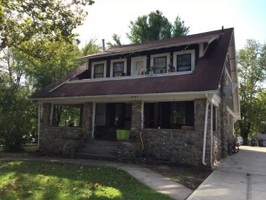Main picture of 1921 Summit St