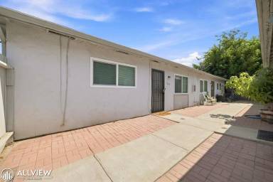 Main picture of 1251 Lyons Ln
