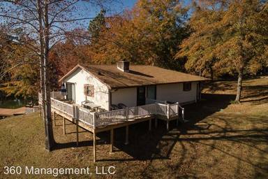 Main picture of 736 Wisteria Ln