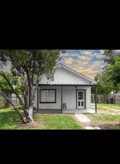 Main picture of 606 E Kelly Ave