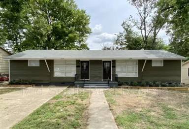Main picture of 23 Hiland Pl
