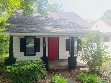 Main picture of 205 E Maryland Ave