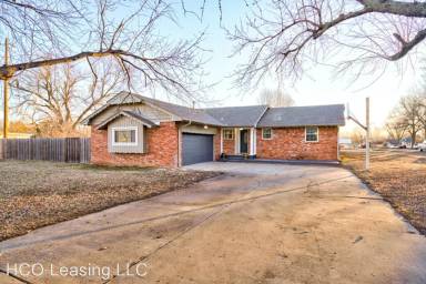 Main picture of 524 S Lewis Ln