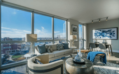 Main picture of 161 W 9th St