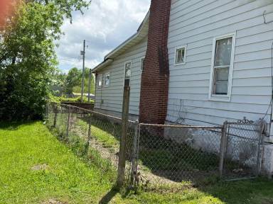 Main picture of 17 Poplar Ave
