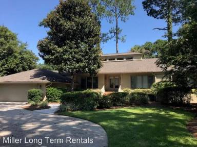 Main picture of 2 Castle Hall Ln