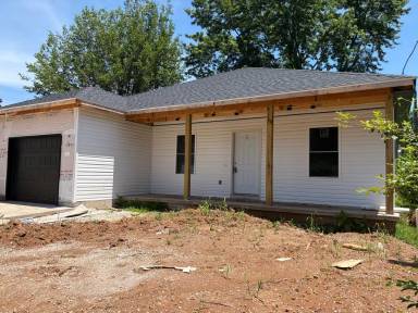 Main picture of 2142 S Missouri Ave