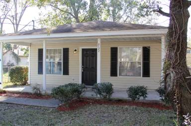 Main picture of 2122 Woodside St
