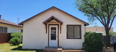 Main picture of 1009 N Oak St