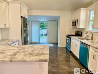 Main picture of 828 New St