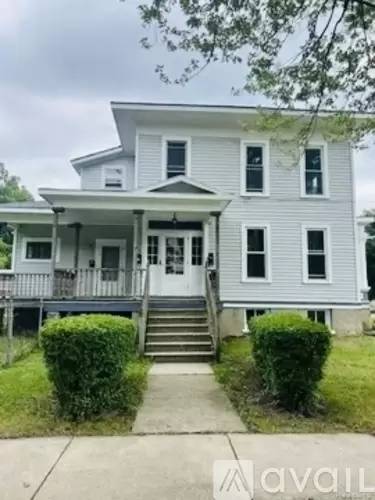 Main picture of 302 N Farragut St