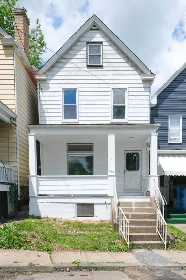 Main picture of 312 Midland Ave