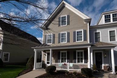 Main picture of 221 3rd St