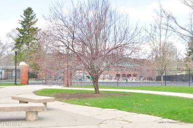 Main picture of 8 Sunnyside Ave