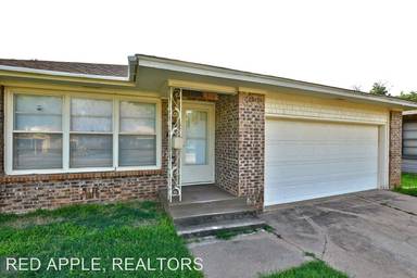 Main picture of 318 Woodlawn Dr