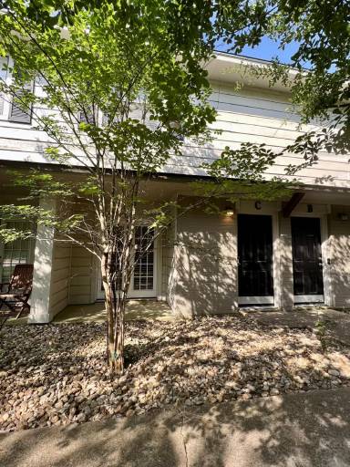 Main picture of 1405 Airline Dr