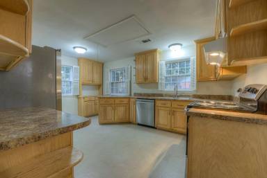Main picture of 551 S Goodlett St