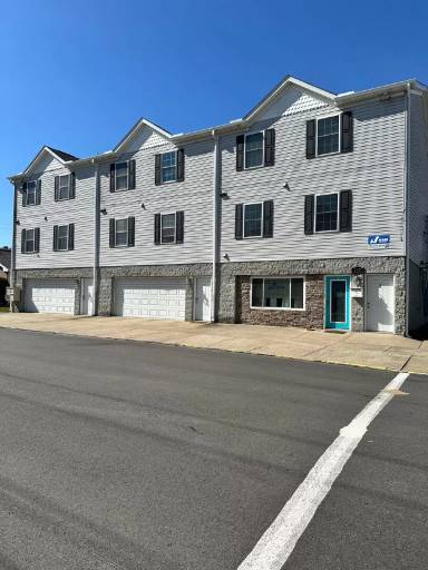 Main picture of 457 2nd St