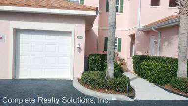 Main picture of 990 Peggy Cir