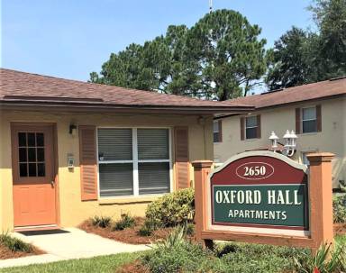 Main picture of Oxford Hall Apartments