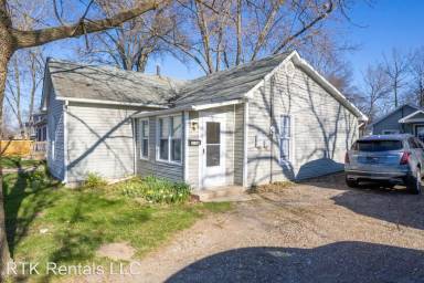 Main picture of 111 W Ash St
