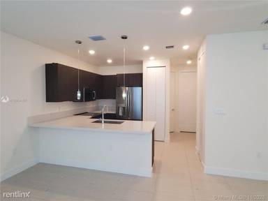 Main picture of 6410 NW 102nd Path