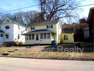 Main picture of 808 3rd St