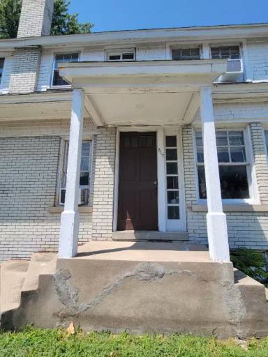 Main picture of 817 W 5th St