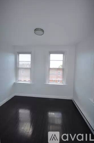 Main picture of 20 Chelsea St