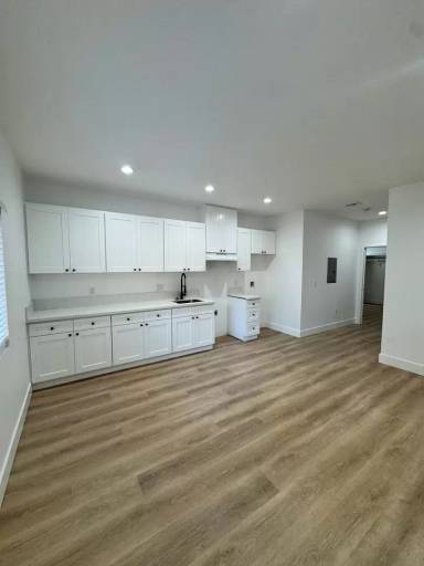 Main picture of 5201 E Anaheim Rd