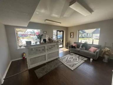 Main picture of 1031 W Crawford St