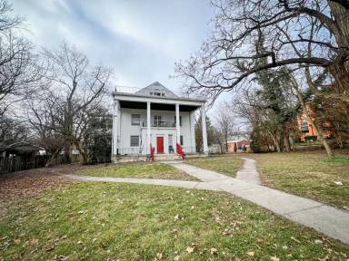 Main picture of 121 N Washington St