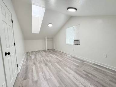 Main picture of 2515 S Parkcrest Dr