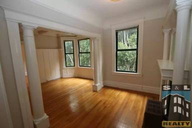 Main picture of 1601 Hyde St