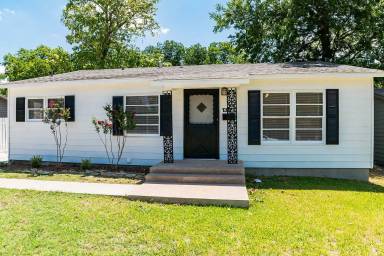 Main picture of 1317 S 47th St