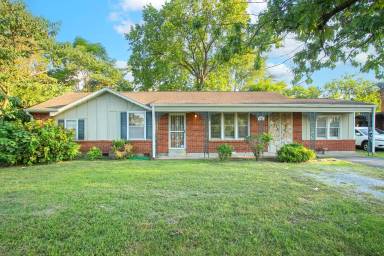 Main picture of 713 Harding Pl