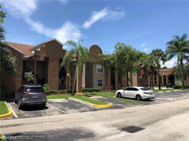 Main picture of 900 N University Dr