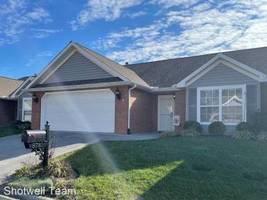 Main picture of 8781 Carriage House Way