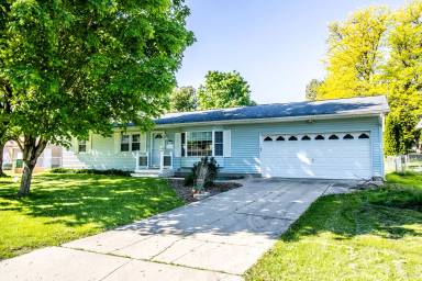 Main picture of 1413 Meadow Ln