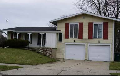 Main picture of 2817 Stoneleigh Dr