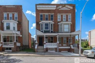 Main picture of 2412 Lakeview Ave
