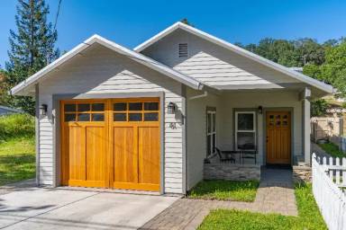 Main picture of 81 Spanish St