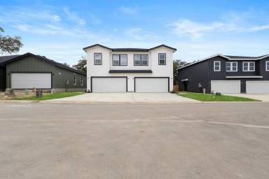Main picture of 8915 FM 1560 N