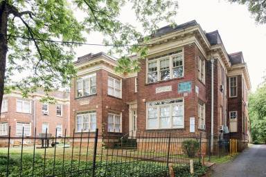 Main picture of 438 Seminole Ave NE