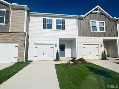 Main picture of 928 Field Ivy Dr