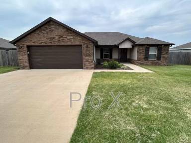 Main picture of 419 N Mojave St